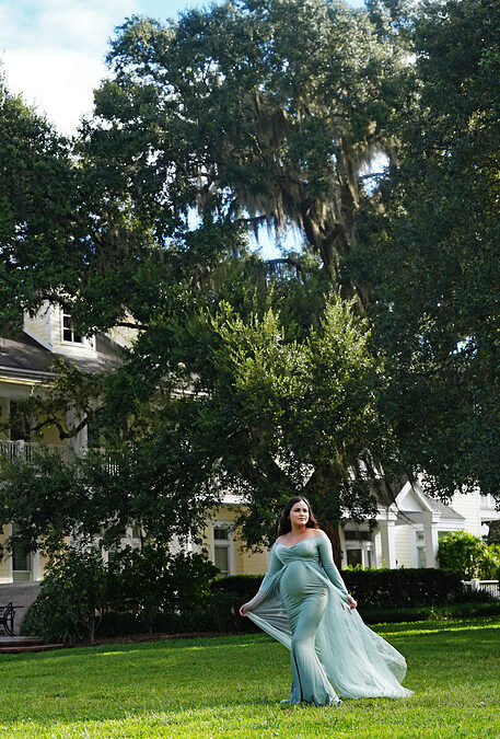 Capturing the Miracle of Life: The Timeless Beauty of Maternity Photography